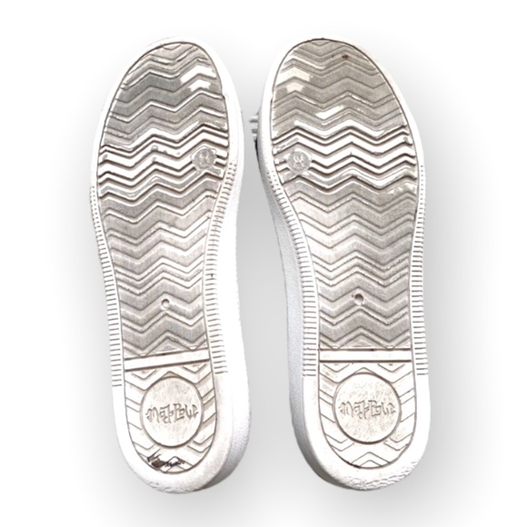 🔴 5/$45 SALE 🔴 MAD LOVE | Black Slip-on Tie Sneakers - Picture 5 of 6